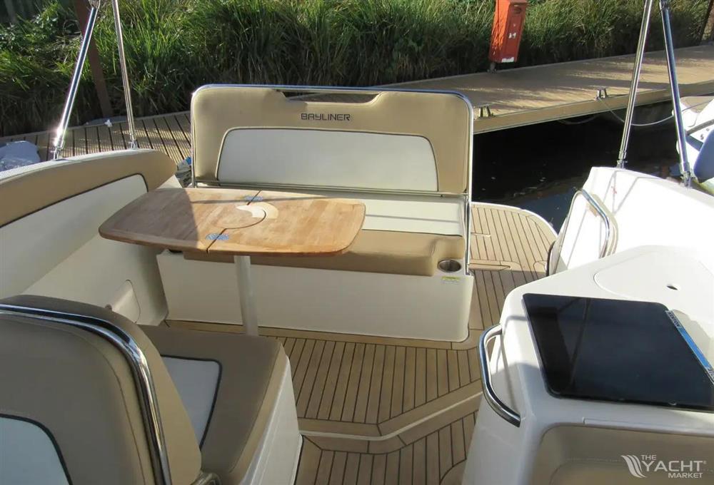 Bayliner Ciera 8
